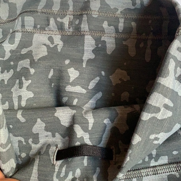 Bundle of 3 Lululemon leggings size 2 - Picture 12 of 14